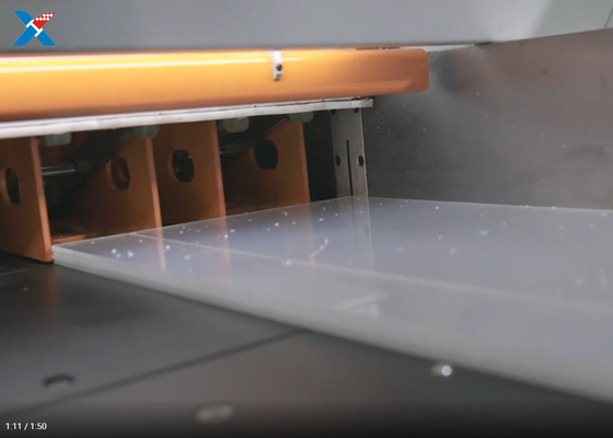 खरीदें इलेक्ट्रॉनिक कटिंग सॉ के साथ 2 मिमी Plexiglass कस्टम कट ऐक्रेलिक शीट online manufacture